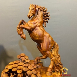 Tượng ngựa gỗ phong thủy tài lộc bằng gỗ hương kích thước 63x33x24 cm 3