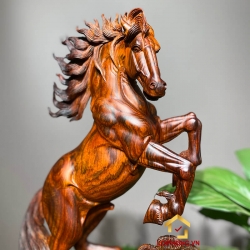 Tượng ngựa gỗ phong thủy tài lộc bằng gỗ trắc kích thước 46x24x16 cm 4