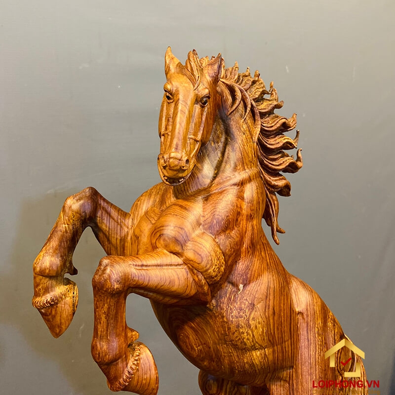 Tượng ngựa gỗ phong thủy tài lộc bằng gỗ hương kích thước 63x33x24 cm 6